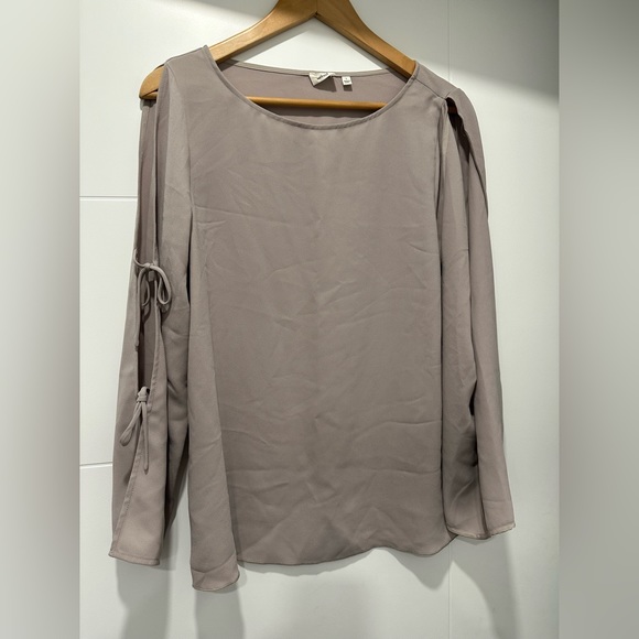 Blouse with open arms and ties. Never worn. - Picture 1 of 1